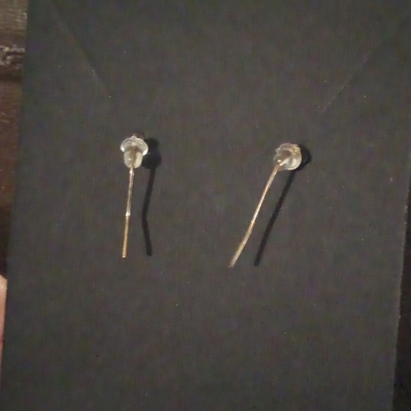 NWOT - A Pair Of Black & Gold yin yang Heart Style Earrings - Picture 2 of 4